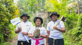 BRI kembali melaksanakan program BRI Menanam – Grow & Green melalui kegiatan penanaman pohon produktif di Desa Kutuh, Kecamatan Kintamani, Kabupaten Bangli. (Dok. BRI)
