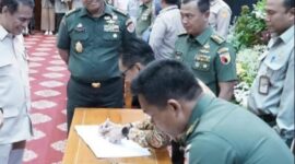 Mentan Amran dalam Rapat Koordinasi Swasembada Pangan bersama TNI AD yang digelar di Kantor Pusat Kementerian Pertanian, Jakarta, Kamis (12/12/2024). (Instagram.com/@a.amran_sulaiman)
