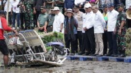 Ketua Komisi IV DPR RI, Siti Hediati Hariyadi atau yang akrab disapa Titiek Soeharto mengapresiasi respon cepat Menteri Pertanian Andi Amran Sulaiman. (Dok. Kementerian Pertanian)