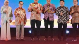 APP Group meraih penghargaan tertinggi pada TOP CSR Awards 2024. (Facebook.com/@APP Group Indonesia)