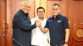 Kepala Badan Pangan Nasional (Bapanas) Arief Prasetyo Adi menyaksikan kolaborasi antara Perum Bulog dengan PT Pupuk Indonesia. (Dok. Tim Komunikasi Bapanas)