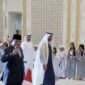 Presiden RI Prabowo Subianto disambut meriah oleh Presiden Uni Emirat Arab (UEA) Mohammed bin Zayed Al Nahyan (MBZ). (Dok. Tim Komunikasi Prabowo Subianto)