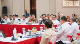 Kepala Badan Pangan Nasional (Bapanas) Arief Prasetyo Adi saat Rapat Koordinasi Bidang Pangan Provinsi Banten di Pendopo Gubernur, Serang, Banten pada Jumat (10/1/2025). (Dok. Tim Komunikasi Bapanas)