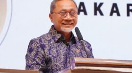 Menteri Koordinator Bidang Pangan Zulkifli Hasan menyebut impor sapi hidup tanpa kuota dimulai, pemerintah targetkan 2 juta ekor hingga 2029. (Facebook.com @Zulkifli Hasan)