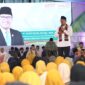 1. Wamentan Sudaryono menyapa para petani Jember di Apel Sholawat Tani 2025. (Dok. Kementan)