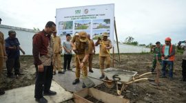 Peletakan batu pertama Pembangunan alun alun di Kecamatan Percut Sei Tuan, Deli Serdang Sumatera Utara, dilakukan secara langsung oleh Bupati Deli Serdang, dr. H. Asri Ludin Tambunan, M.Ked., Sp.PD, didampingi Wakil Bupati Lom Lom Suwondo, S.S., serta manajemen Musim Mas, pada 16 Desember 2025.